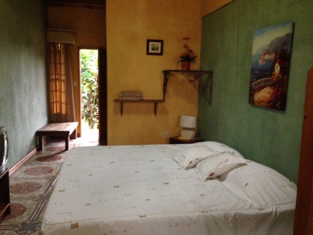 Aparthotel Villa Pacande & Rooms Pilas Esterno foto