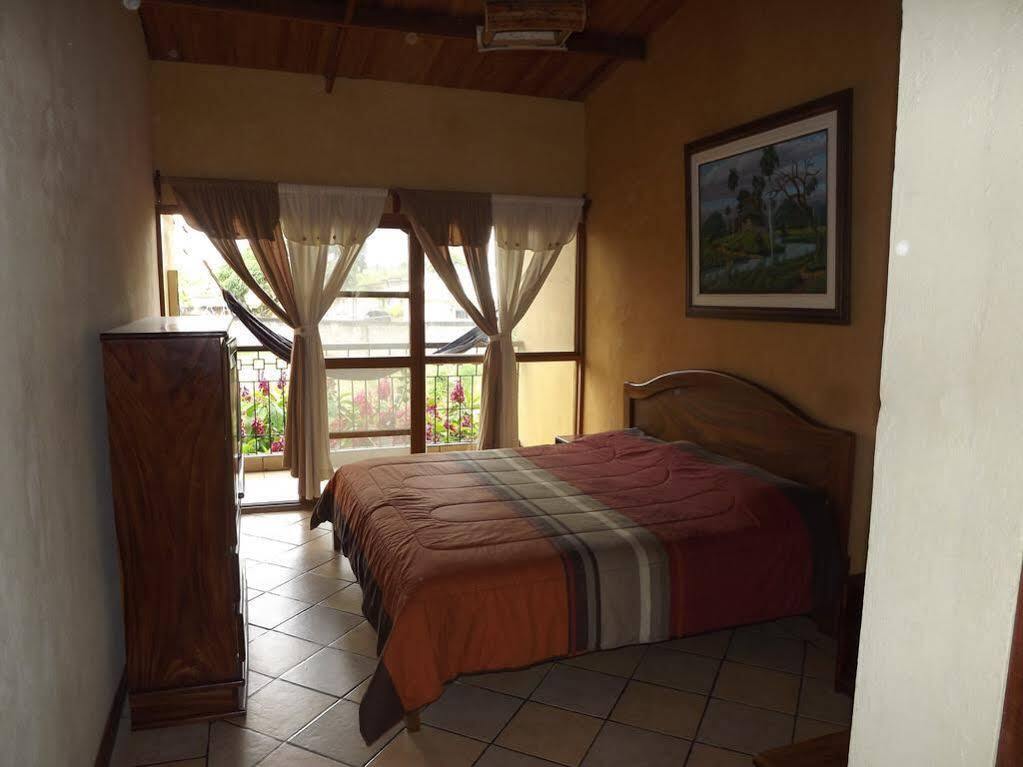 Aparthotel Villa Pacande & Rooms Pilas Esterno foto